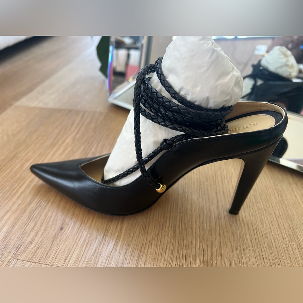 AUTHENTIC Preloved Bottega Veneta heels. Sexy! And comfortable. Only worn 2x